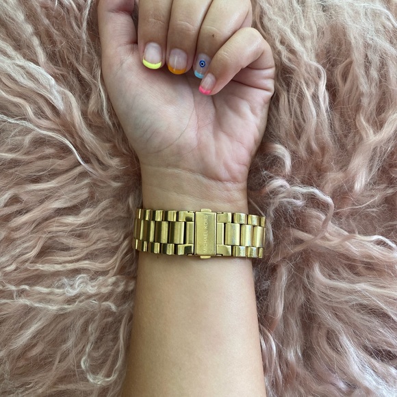 Michael Kors Bradshaw Gold Stainless Steel Watch - Picture 4 of 8